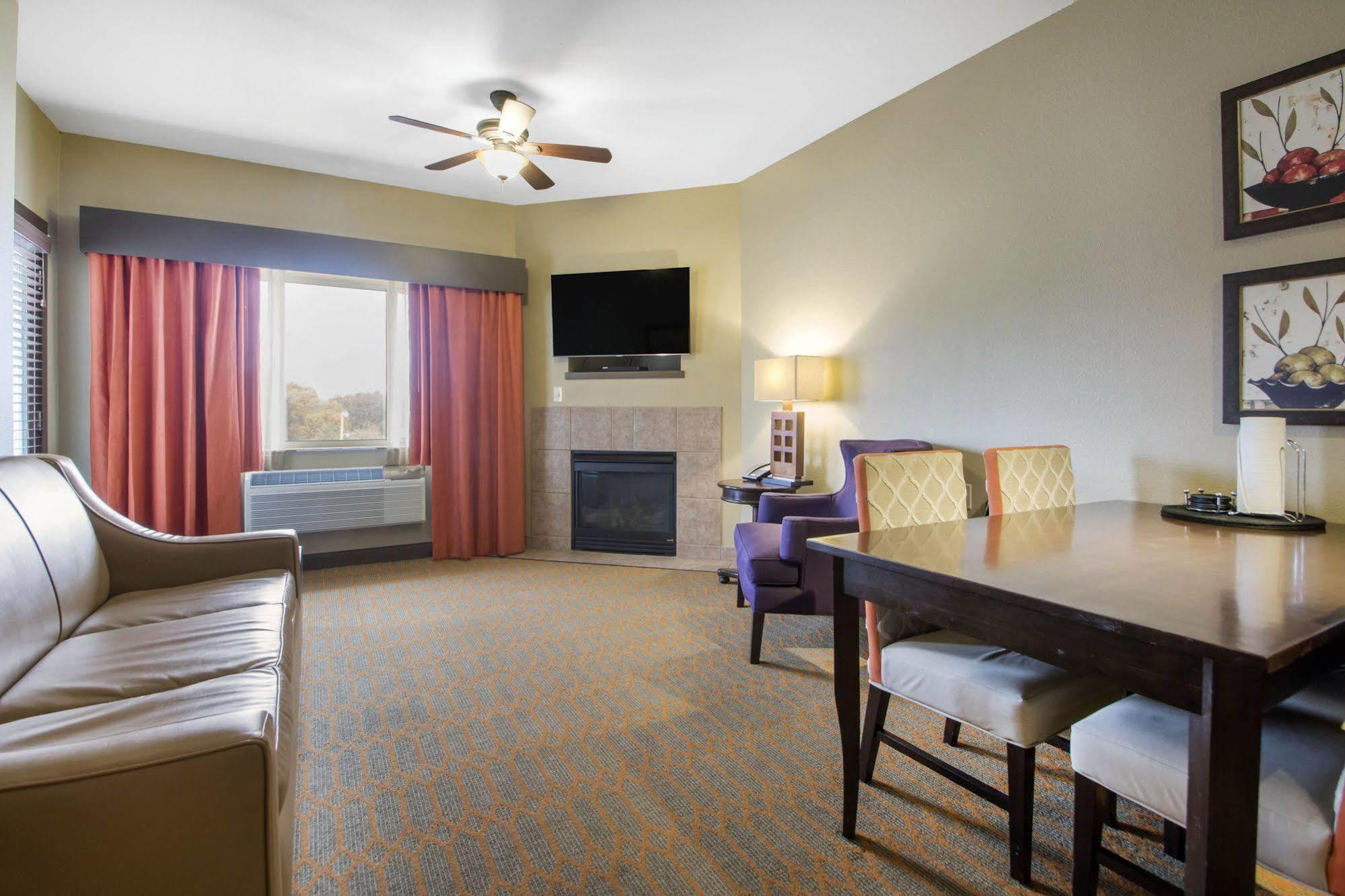 Bluegreen Vacations Odyssey Dells Hotel Wisconsin Dells
